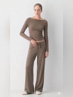 Aritzia Homestrech Rib Pants size M Moca/Tan